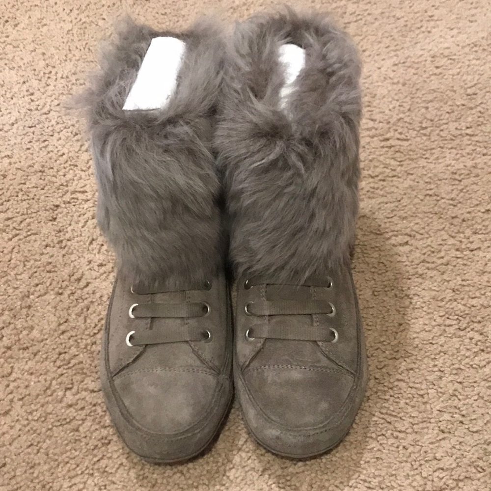 UGG Women’s Antonie NWB US size 11 Authentic